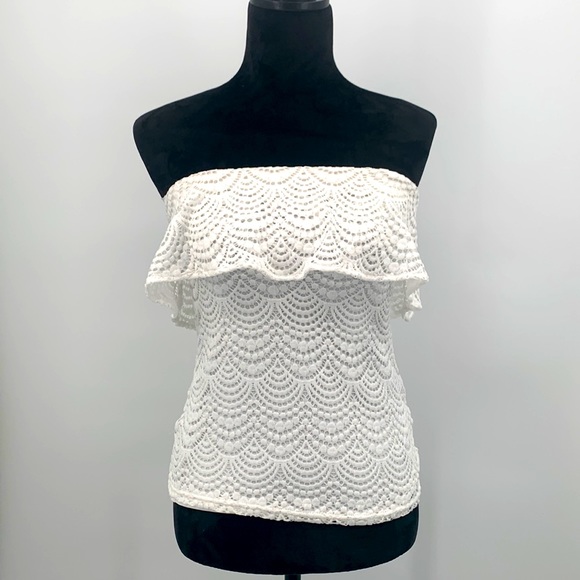 Lilly Pulitzer Tops - Lilly Pulitzer Top lace strapless Ruffle XXS